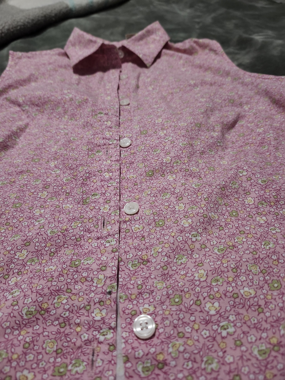 L.L. Bean Sleeveless Button-Front Pink Floral Shirt - Picture 4 of 7